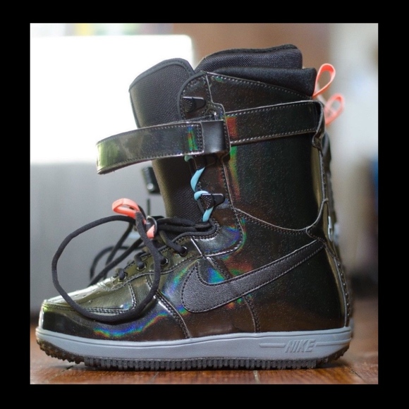 Nike Shoes - NEW NIKE Boot Snowboard Zoom Force 1 SZ 7 334842